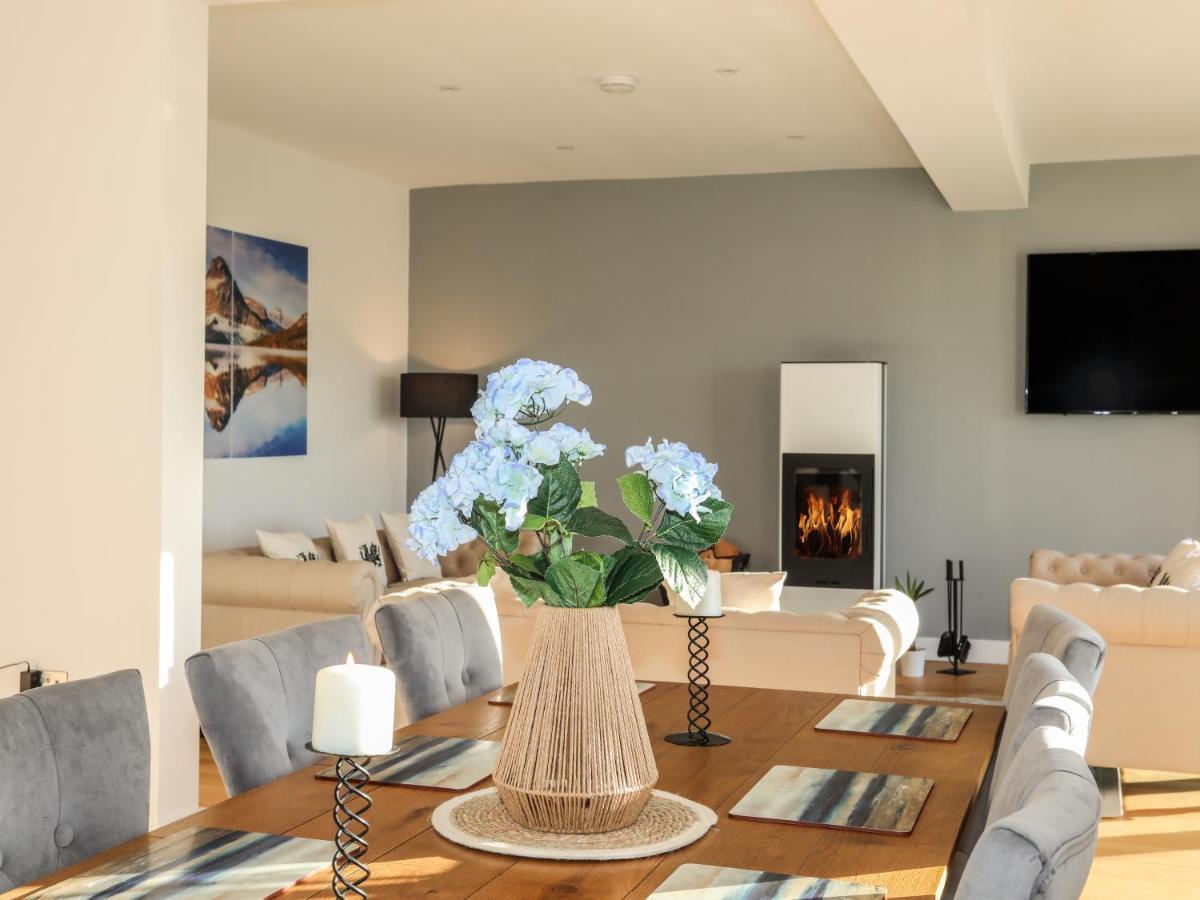 Bryn Min Manton Penthouse Apartment Карнарфон Екстериор снимка
